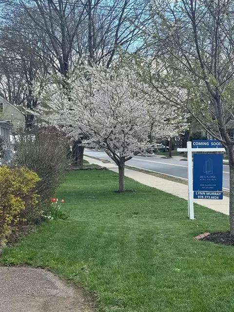 22 South St, Medfield, MA 02052