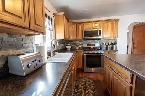 103 Chicago St, Fall River, MA 02721 photo 12