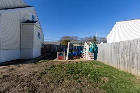 103 Chicago St, Fall River, MA 02721 photo 33