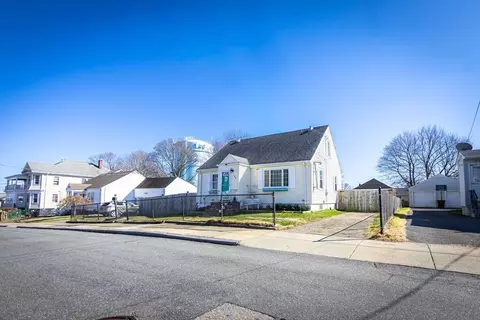 103 Chicago St, Fall River, MA 02721 photo 4