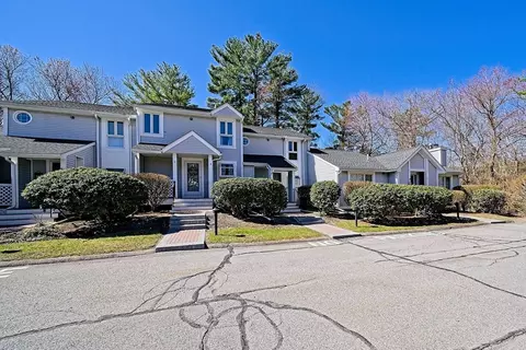 3 Dickinson Dr #A4, Taunton, MA 02780