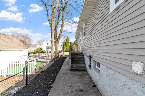 28 Hibiscus Ave, Waltham, MA 02451 photo 32