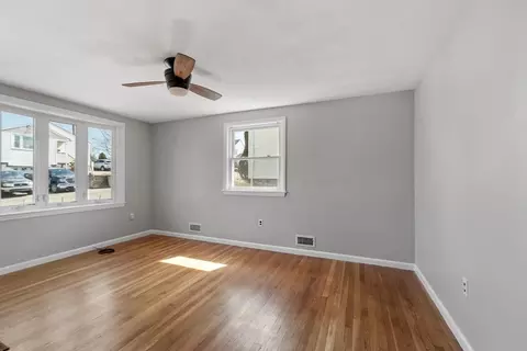 28 Hibiscus Ave, Waltham, MA 02451 photo 8