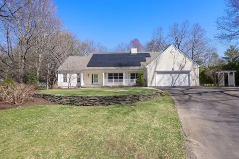 70 Salem Rd, Longmeadow, MA 01106