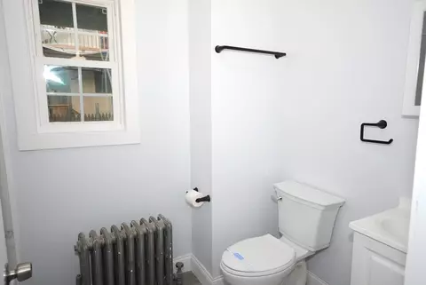 Bath - 72 Hall St, Springfield, MA 01108 photo 1 of 4