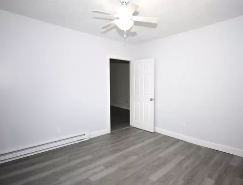 Bedroom - 72 Hall St, Springfield, MA 01108 photo 5 of 10