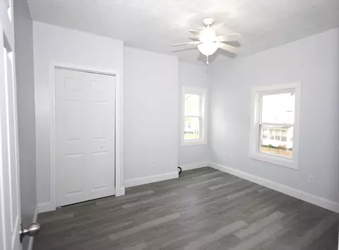 Bedroom - 72 Hall St, Springfield, MA 01108 photo 3 of 10