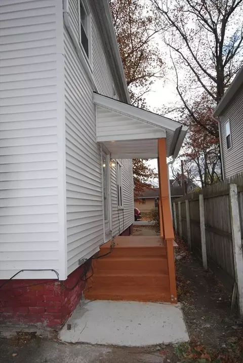 Exterior - 72 Hall St, Springfield, MA 01108 photo 3 of 6