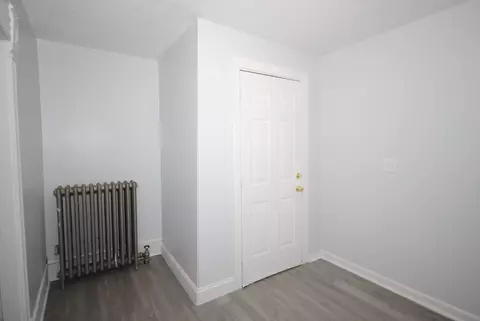 Entry Way - 72 Hall St, Springfield, MA 01108 photo 2 of 3