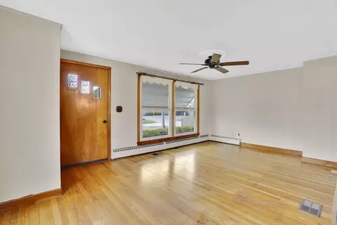 20 Edbert St, Chicopee, MA 01020 photo 4