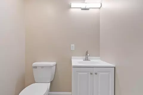 Bath - 497 Ridge Rd, Athol, MA 01331 photo 5 of 6