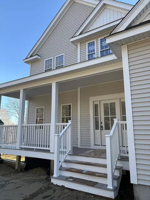 26 Cliff St, Plymouth, MA 02360