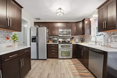 572 Bartlett St, Acushnet, MA 02743 photo 7