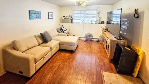 3 Maple Crest Cir #B, Holyoke, MA 01040