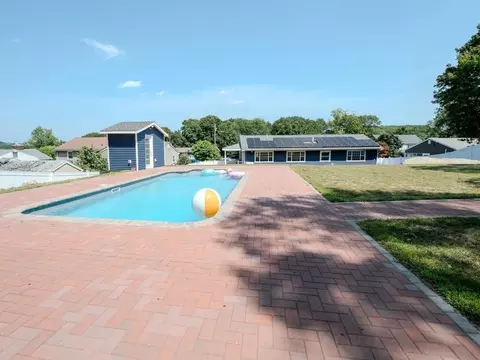 11 Bacon Dr, Saugus, MA 01906 photo 8