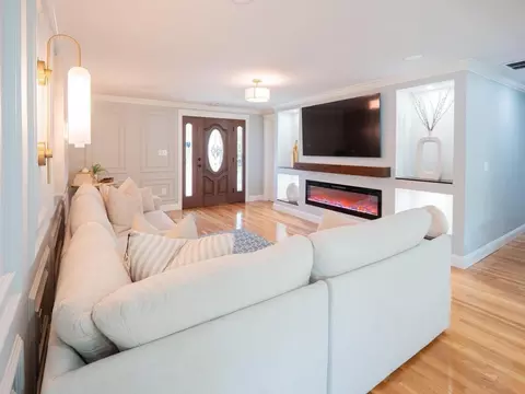 11 Bacon Dr, Saugus, MA 01906 photo 11