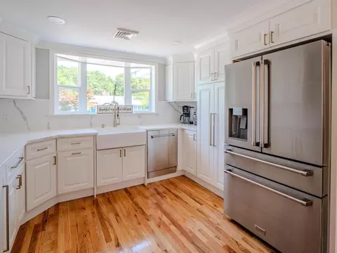 11 Bacon Dr, Saugus, MA 01906 photo 16