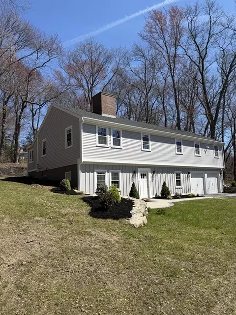 4 Enon Rd, Wenham, MA 01984