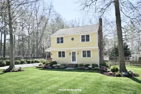 4 May Ave, Middleboro, MA 02346