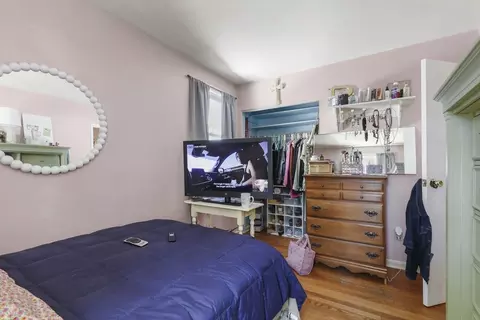 Bedroom - 47 Cliff Rd, Bourne, MA 02532 photo 1 of 6