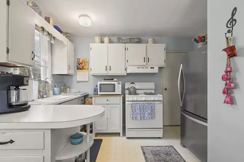Kitchen - 47 Cliff Rd, Bourne, MA 02532 photo 1 of 2