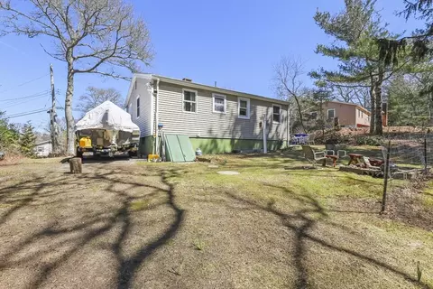 Exterior - 47 Cliff Rd, Bourne, MA 02532 photo 2 of 3