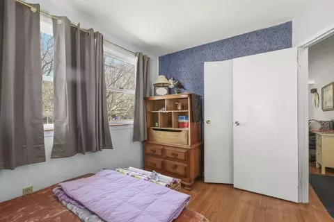 Bedroom - 47 Cliff Rd, Bourne, MA 02532 photo 4 of 6