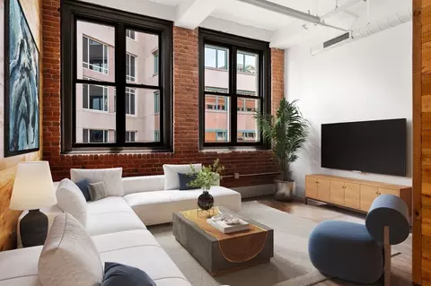 190 High St #5, Boston, MA 02210