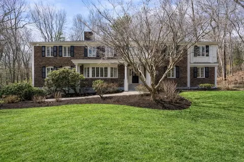 172 Country Dr, Weston, MA 02493