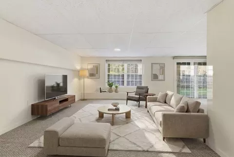 Living - 2 Sterling Ln #2, Walpole, MA 02081 photo 4 of 6