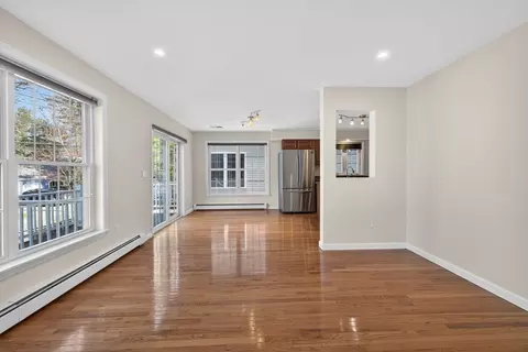 Living - 2 Sterling Ln #2, Walpole, MA 02081 photo 3 of 6
