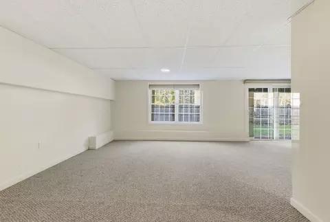 Living - 2 Sterling Ln #2, Walpole, MA 02081 photo 5 of 6