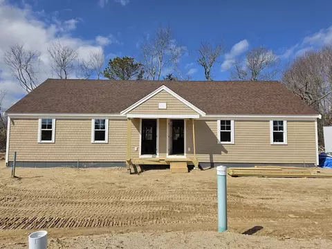 87 Acapesket Rd #2B, Falmouth, MA 02536