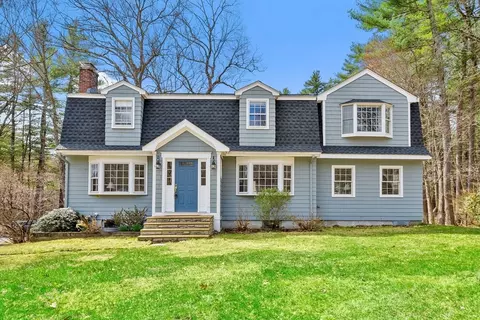 108 Harvard Rd, Stow, MA 01775