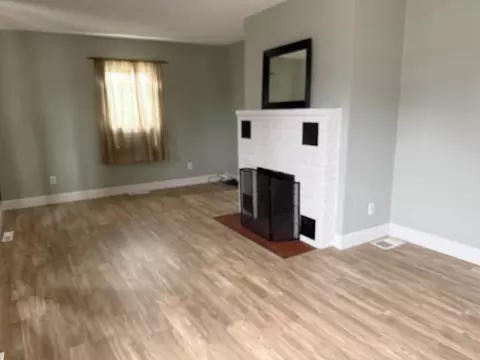 Living - 7 Fearing St, Buzzards Bay, MA 02532 photo 2 of 2