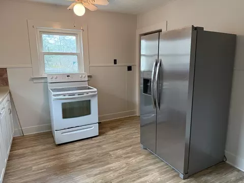 Kitchen - 7 Fearing St, Buzzards Bay, MA 02532 photo 3 of 3