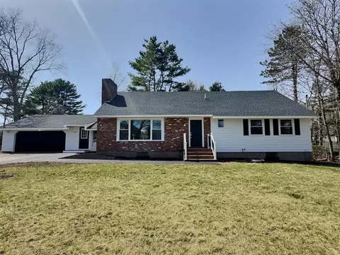 101 Highfields Rd, Abington, MA 02351
