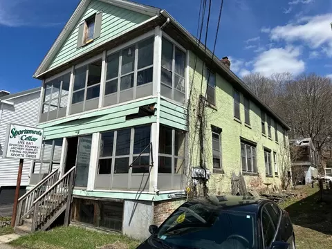 552 Main St, Fiskdale, MA 01518