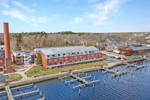 45 Main St #217, Wareham, MA 02571