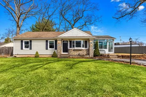 29 Fenton Ave, Attleboro, MA 02703