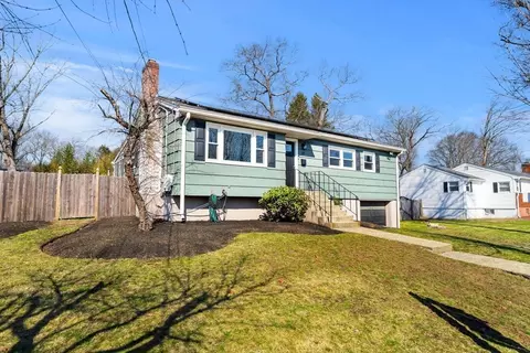 19 Smith Rd, Randolph, MA 02368 photo 2