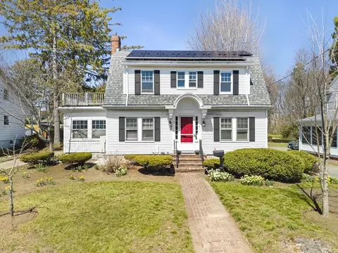 61 Oak St, Brockton, MA 02301