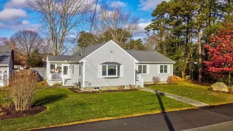 19 Datewood St, Wareham, MA 02571 photo 4