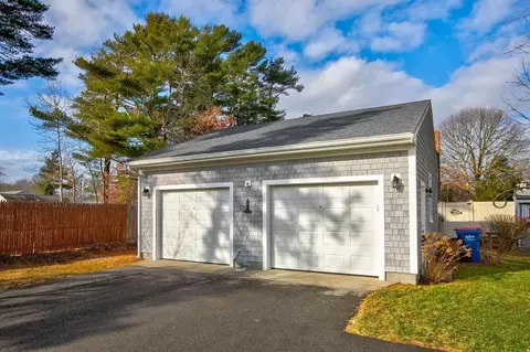 19 Datewood St, Wareham, MA 02571 photo 3
