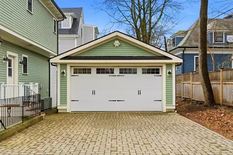 36 Naples Rd, Brookline, MA 02446 photo 2