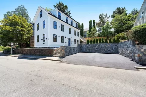 290 Washington St #2, Marblehead, MA 01945