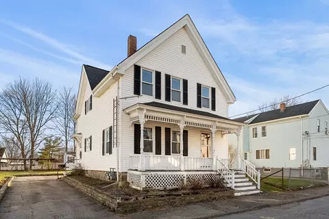 9 Blinns Ct, Taunton, MA 02780