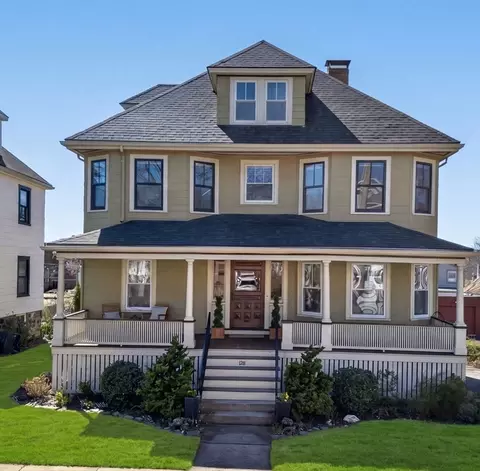 128 Rowe St, Melrose, MA 02176