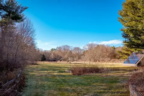 184 Rear Hart St, Beverly, MA 01915