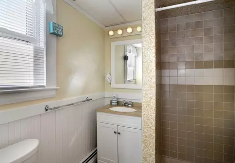 Bath - 69 Beach Ave, Hull, MA 02045 photo 2 of 3